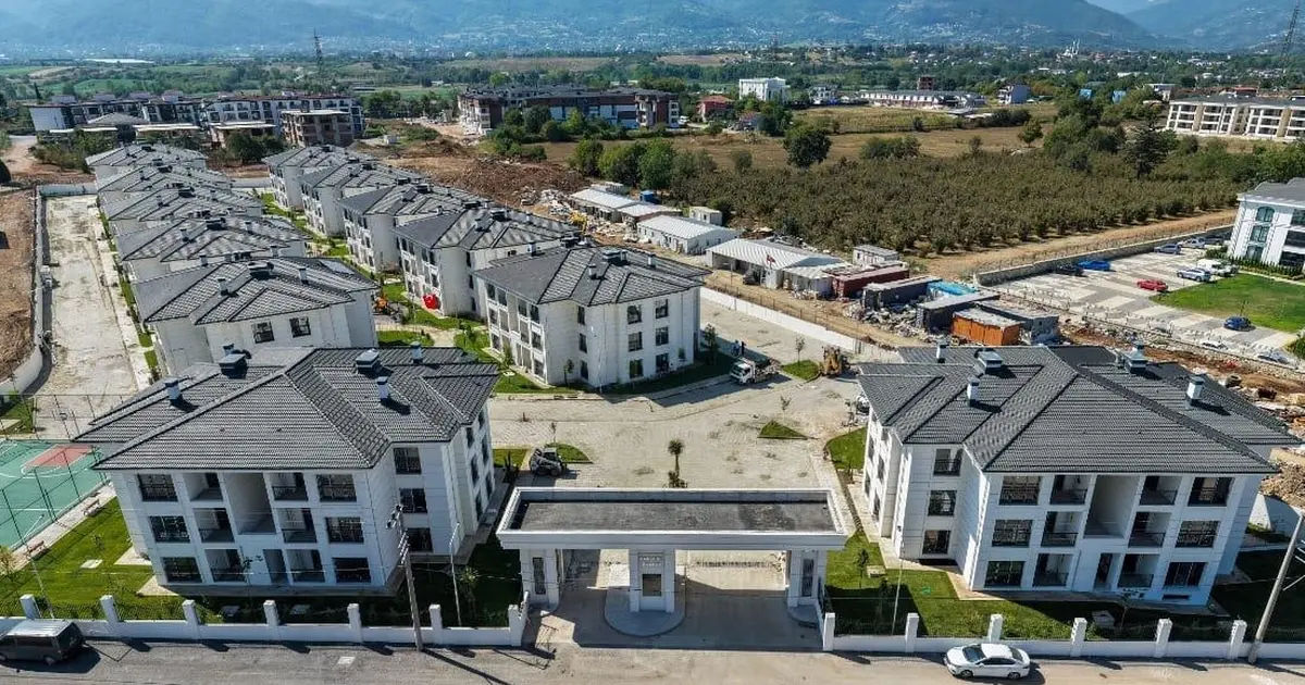 Kocaeli Büyükşehir 144 aileyi daha ev sahibi yaptı... Anahtarlar Başkan Büyükakın'dan