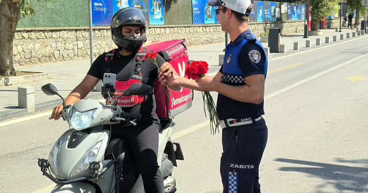 Zabıta Haftası’nda Kocaeli'de çiçekler Büyükşehir’den