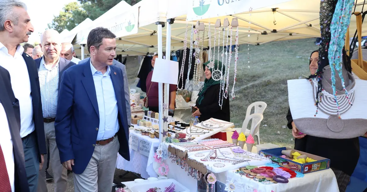 Bursa Osmangazi'de üreten kadınlar ürünlerini sergiledi