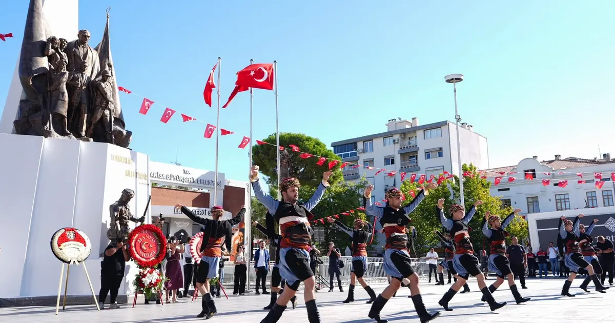 Manisa’nın kurtuluşunun 104’üncü yılı törenle kutlandı - Gündem Haberleri