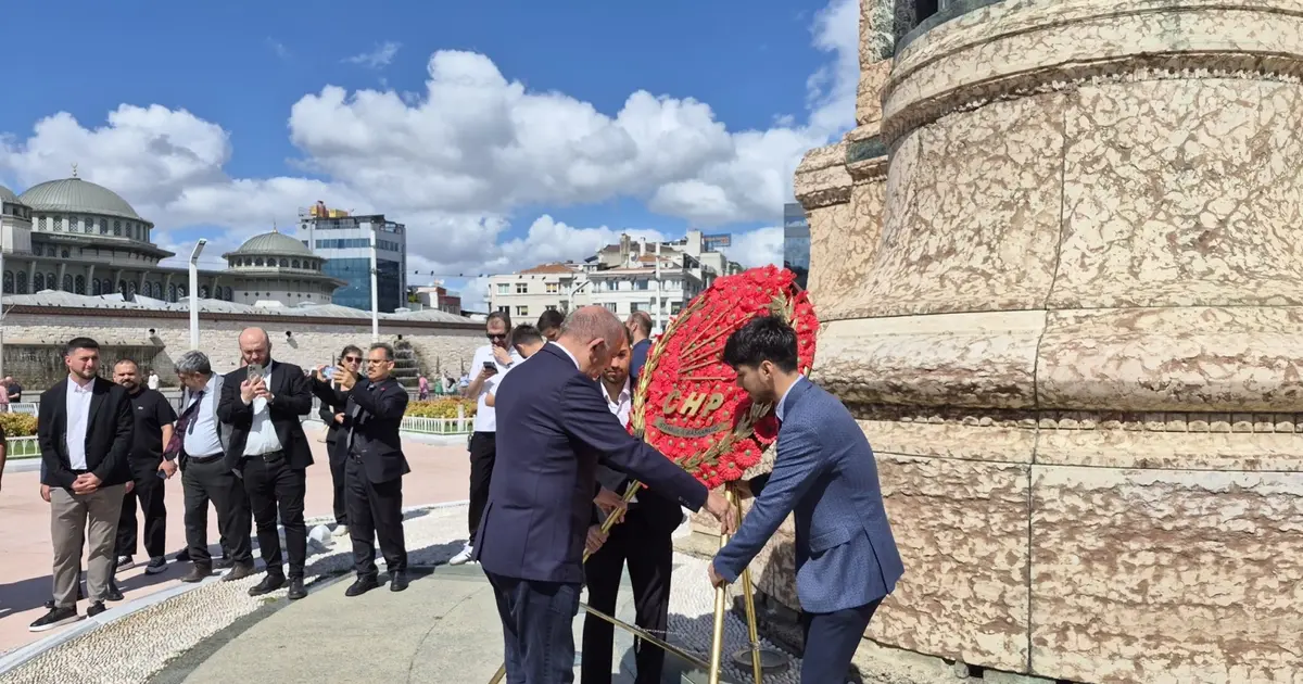 CHP İstanbul Taksim'de buluştu... Gürsel Tekin’den 9 Eylül'de Anıtkabir daveti
