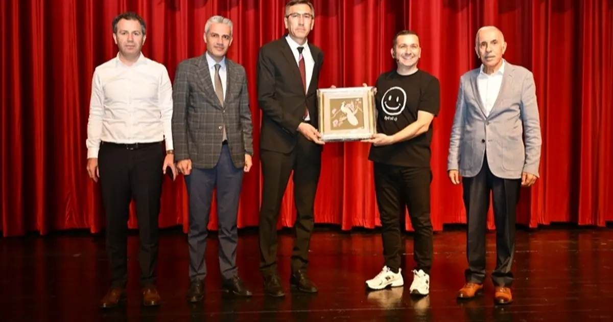 Bursa'da öğretmenler 'Maarifin Kalbinde' oyunla buluştu - Gündem Haberleri