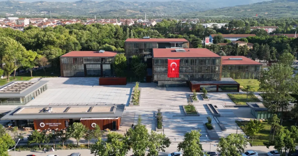 Bursa İnegöl'den bin 650 öğrenciye 3,3 milyon TL’lik kırtasiye desteği - Eğitim Haberleri