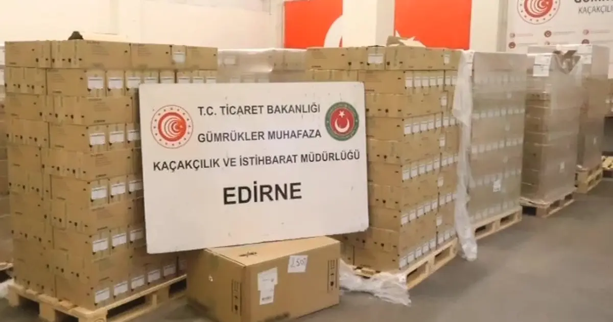Kapıkule’de kaçakçılığa darbe! TIR’dan 80 bin adet kaçak serum ve infüzyon seti çıktı