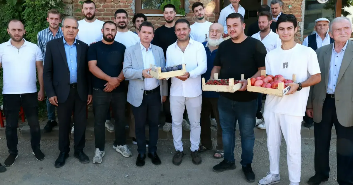 Bursa Osmangazi'de Yigitali Mahallesi’nde Başkan Aydın’a sevgi seli