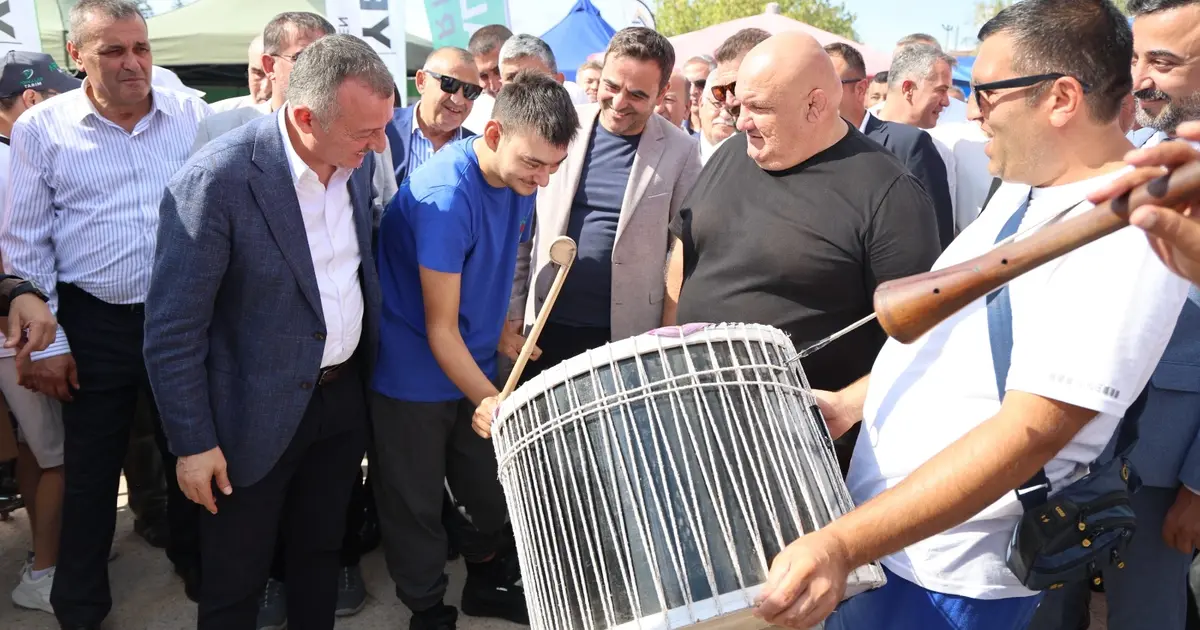 Kocaeli'de Başkan Büyükakın, Karadenizlilerin coşkusuna ortak oldu