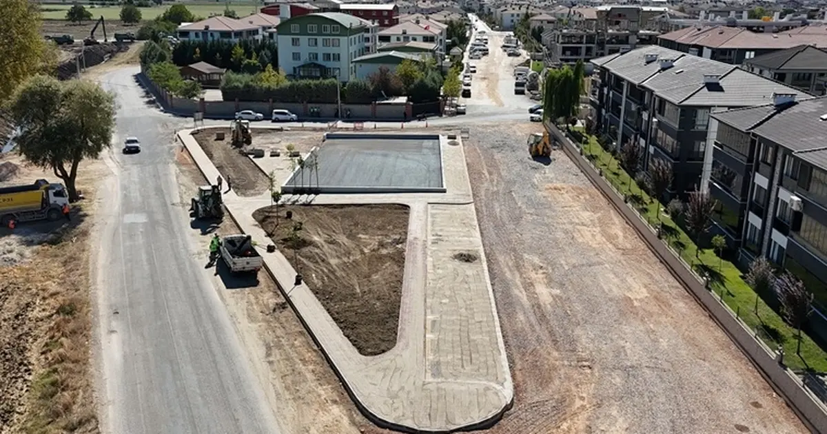 Bursa İnegöl'de Yeni Mahalle’ye yeni semt sahası