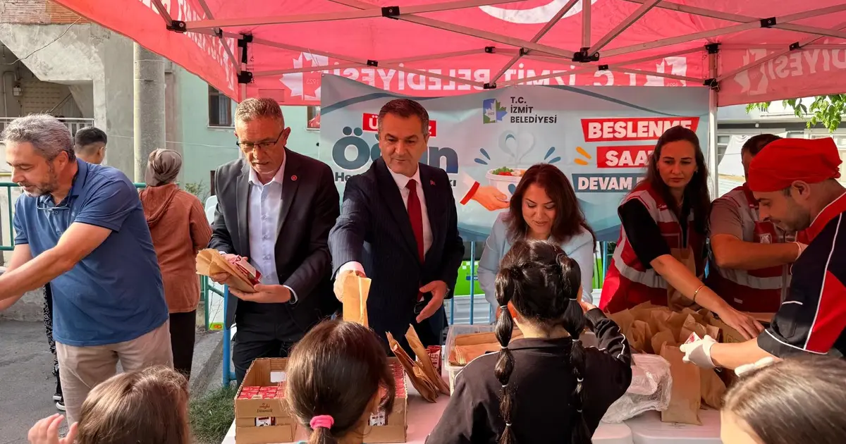 Kocaeli İzmit’te Beslenme Saati Projesi üç okulda devam etti