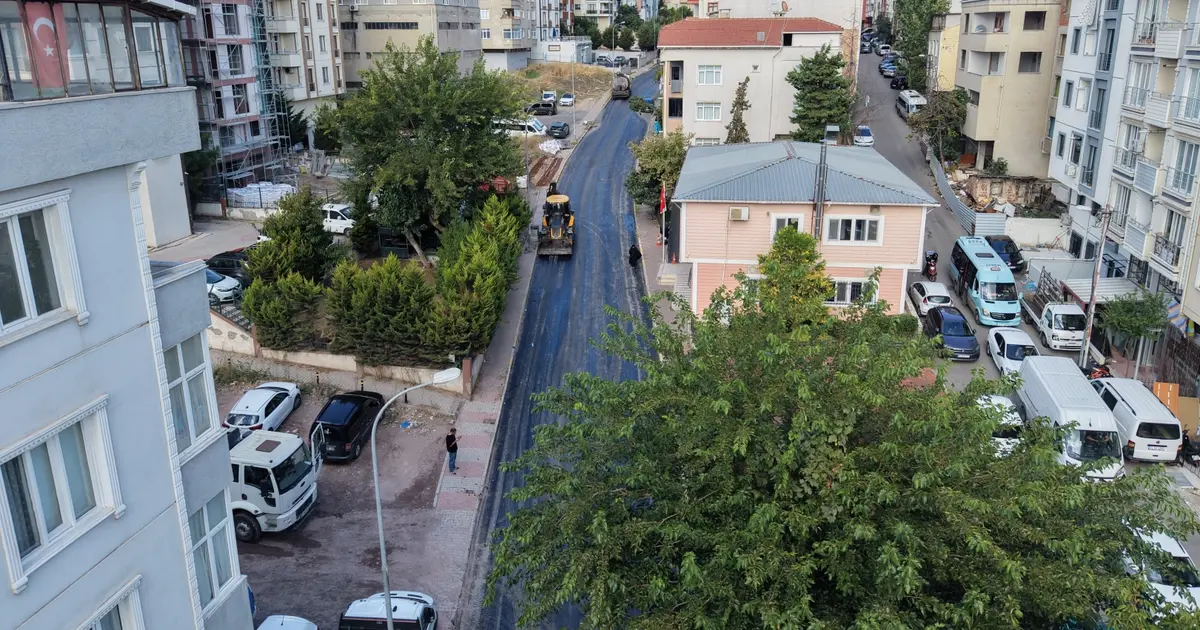 İstanbul Maltepe'de yol yenileme çalışmaları devam ediyor
