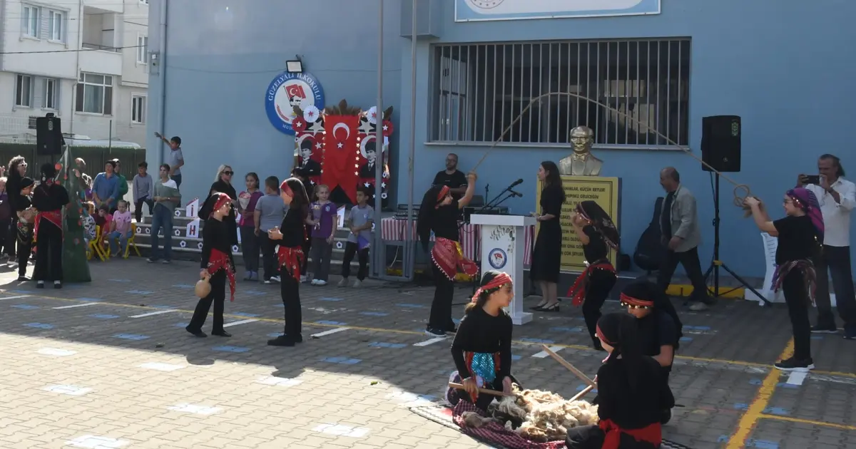 Mudanya’da İlköğretim Haftası'na renkli kutlama