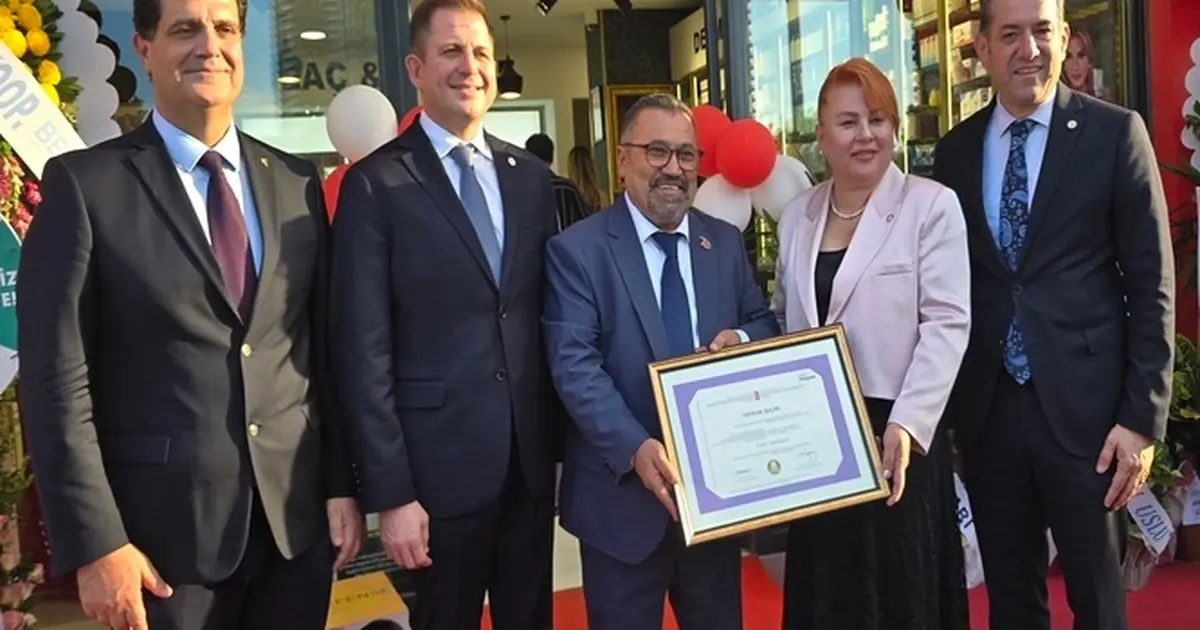 Haydar Koçak, 48 yıl sonra eczacılık diplomasına kavuştu