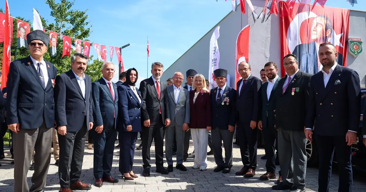 Başkan Vekili Biba, kahramanları anma törenine katıldı