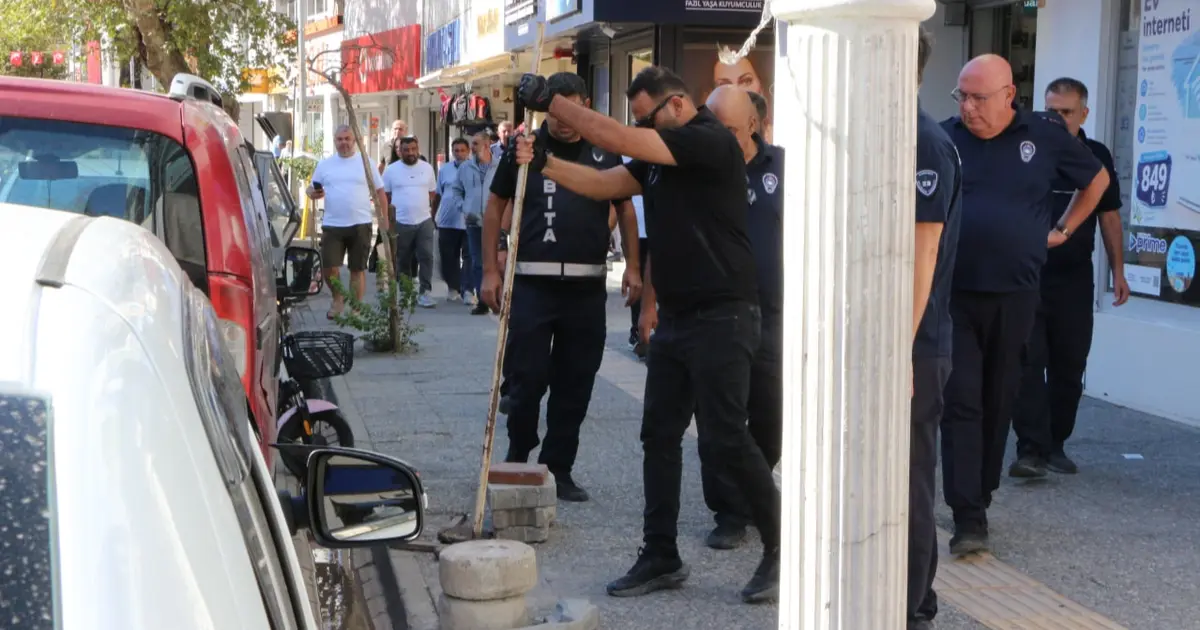 Balıkesir Edremit’te kaldırım işgallerine zabıtadan denetim - Gündem Haberleri