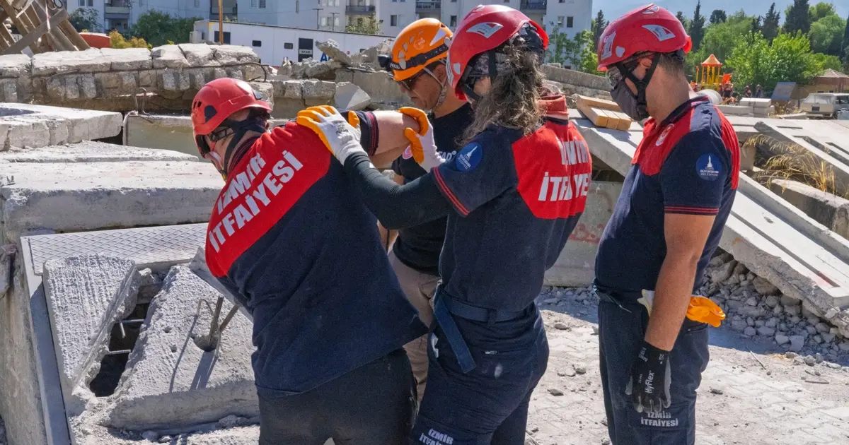 İzmir İtfaiyesi ağır arama kurtarmada güçleniyor