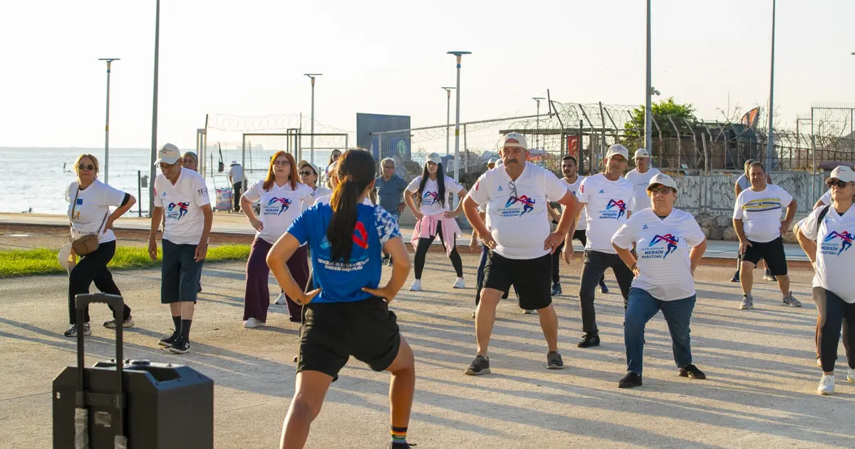 Mersin’de muhtarlarla sabah sporu