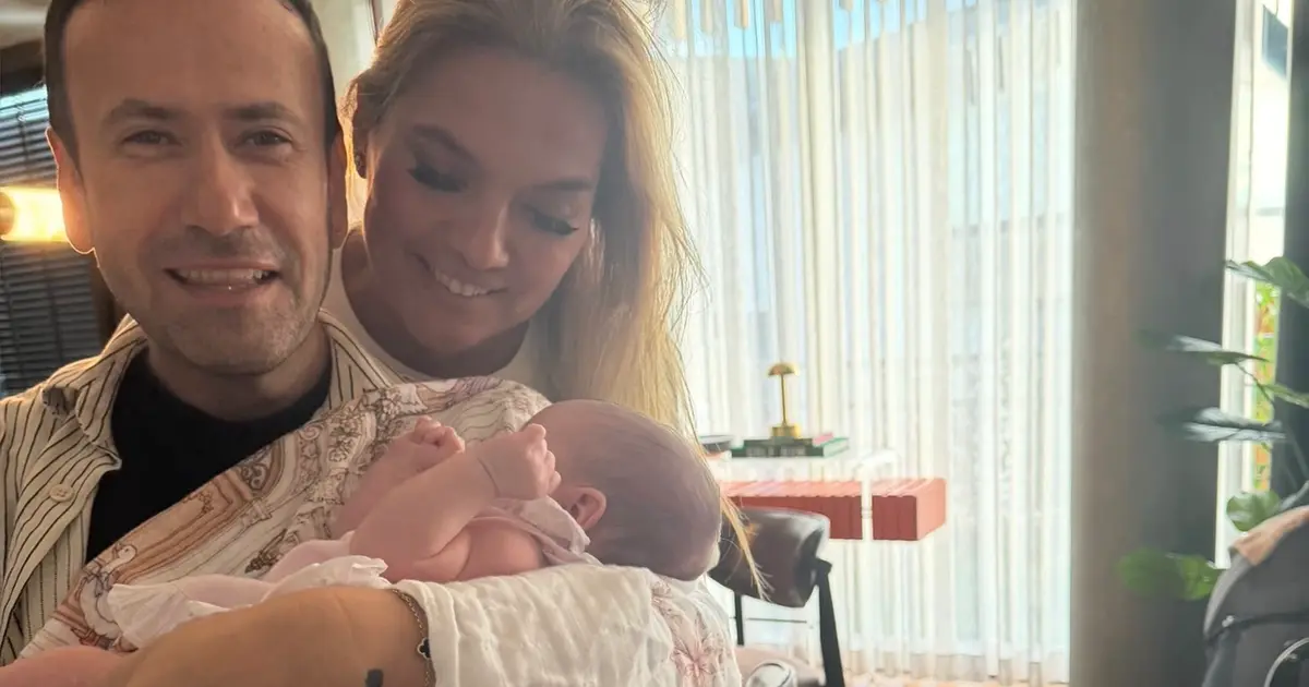 Demet Akalın ve Özgür Aras’tan Mihre bebek ziyareti