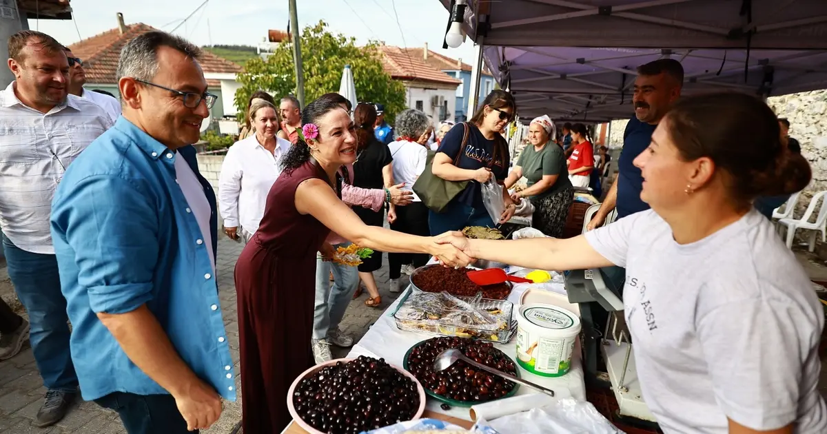 İzmir Efes Selçuk’ta Osmancık Üzüm Şenliği coşkuyla kutlandı - Gündem Haberleri