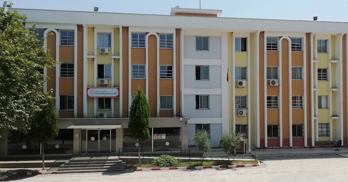Manisa'da liseye silahlı saldırı! - Gündem Haberleri