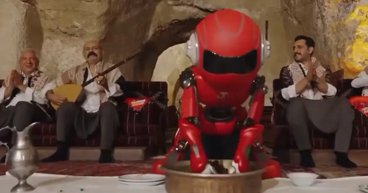 TEKNOFEST heyecanı Şanlıurfa’da başlıyor... Robot çiğ köfteyi yoğurmaya başladı!