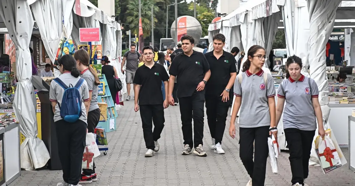 İZKİTAP Kültürpark’ta kitapseverleri buluşturuyor