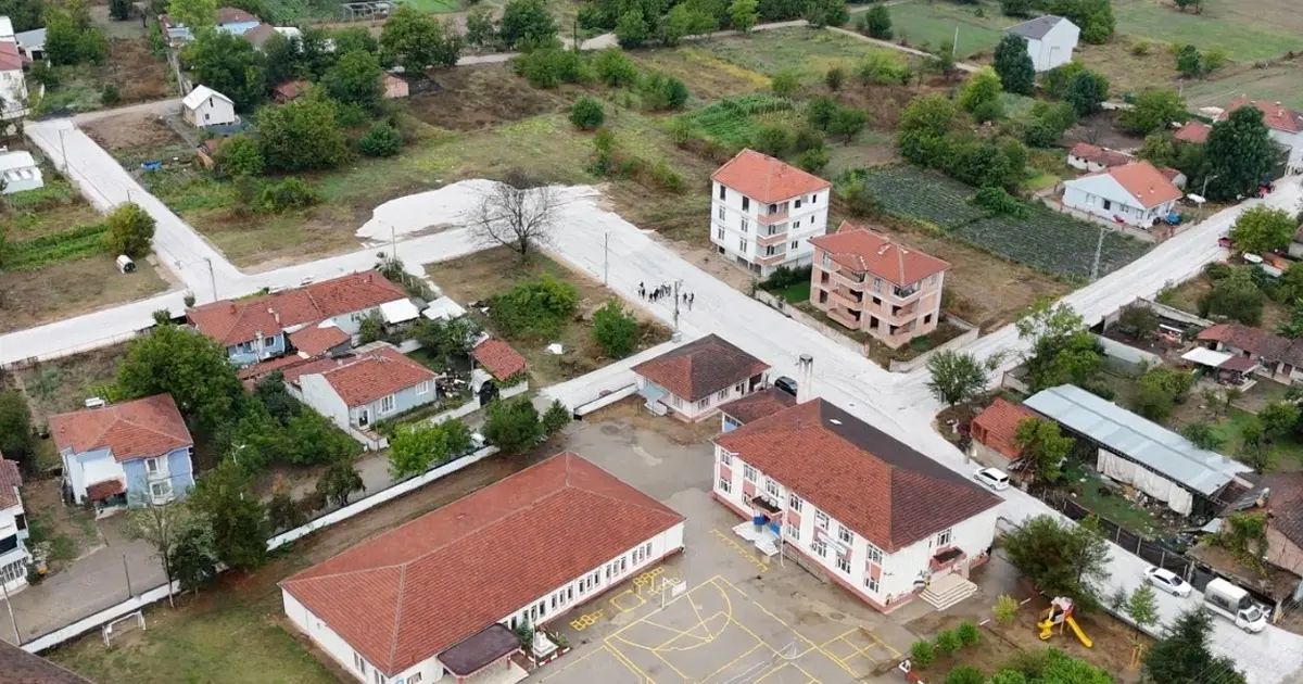 Bursa İnegöl'ün Kurşunlu Mahallesi'nde 8 sokakta sathi kaplama