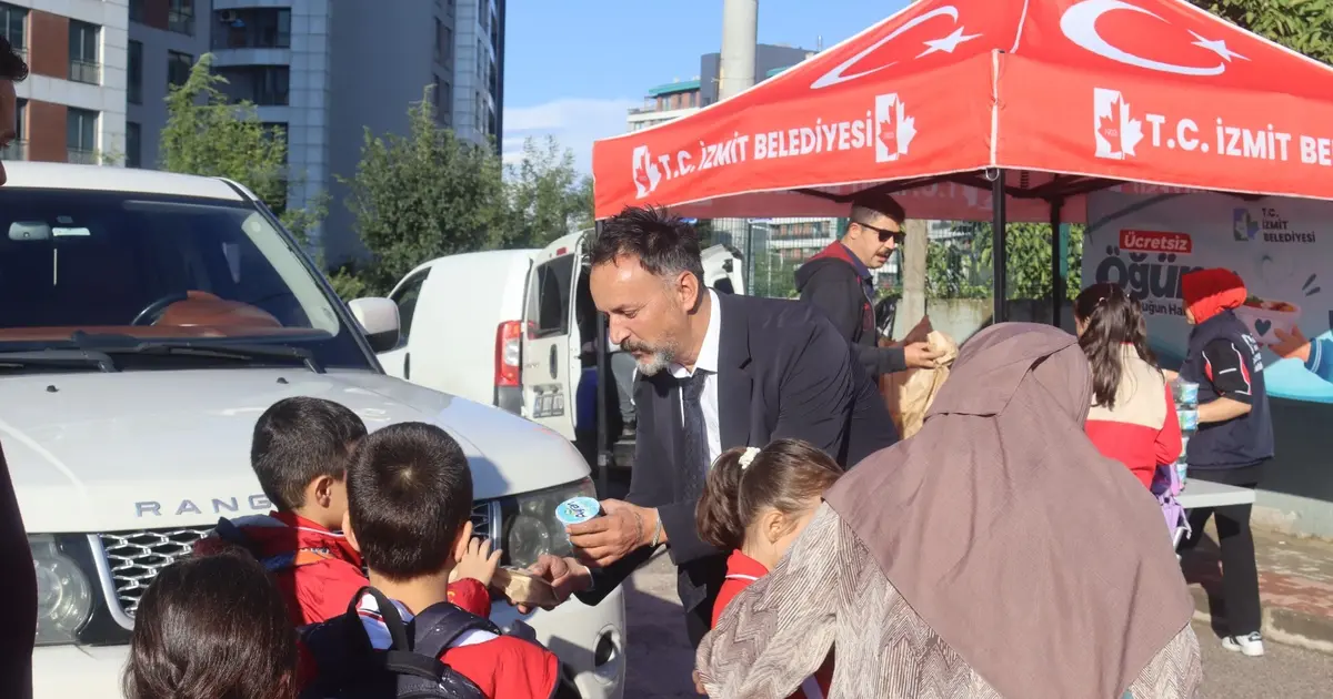 İzmit'te Beslenme Saati desteğine devam