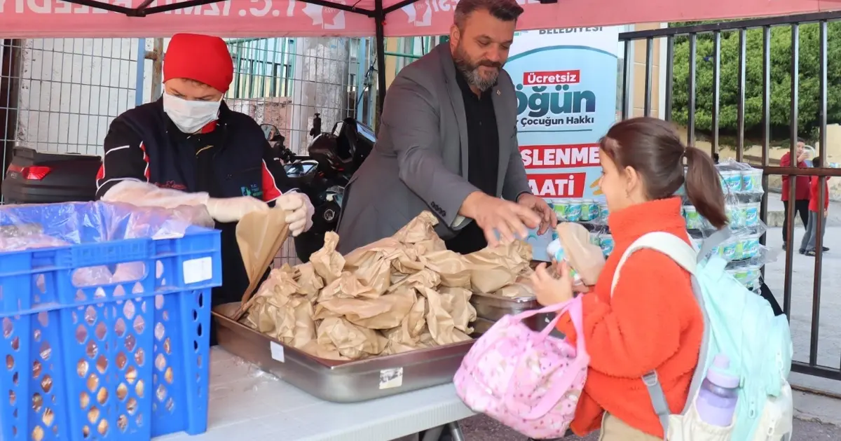 İzmit'in Beslenme Saati bu hafta da binlerce çocuğun yanında oldu