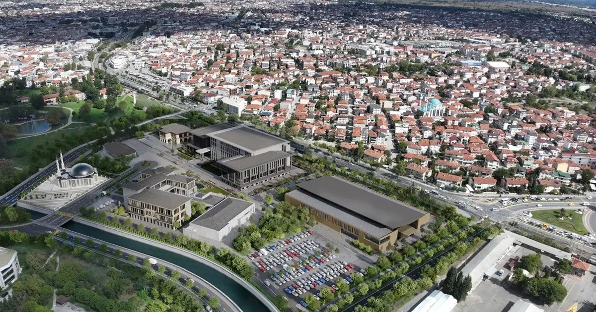 Sakarya'da raylar dönüşüyor, merkeze yemyeşil koridor geliyor