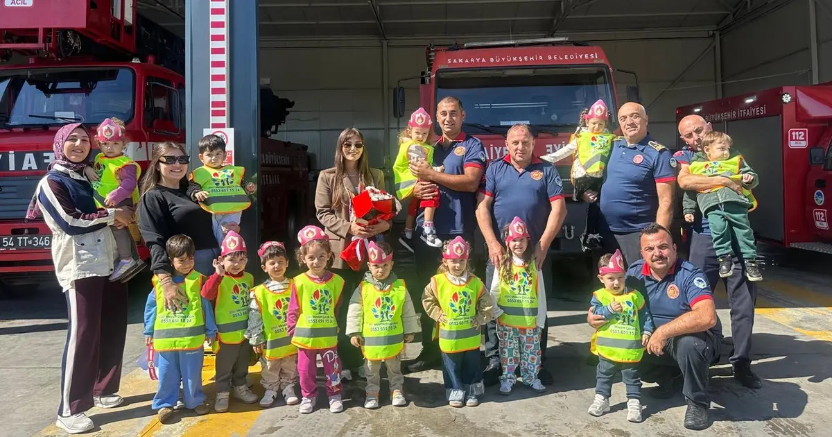 Sakarya'da minikler itfaiyeci oldu, afet bilincini deneyimledi