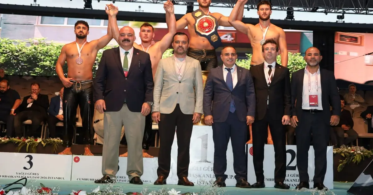 Bursa Büyükşehir güreşçisinden Cumhurbaşkanlığı Kupası’nda üçüncülük başarısı