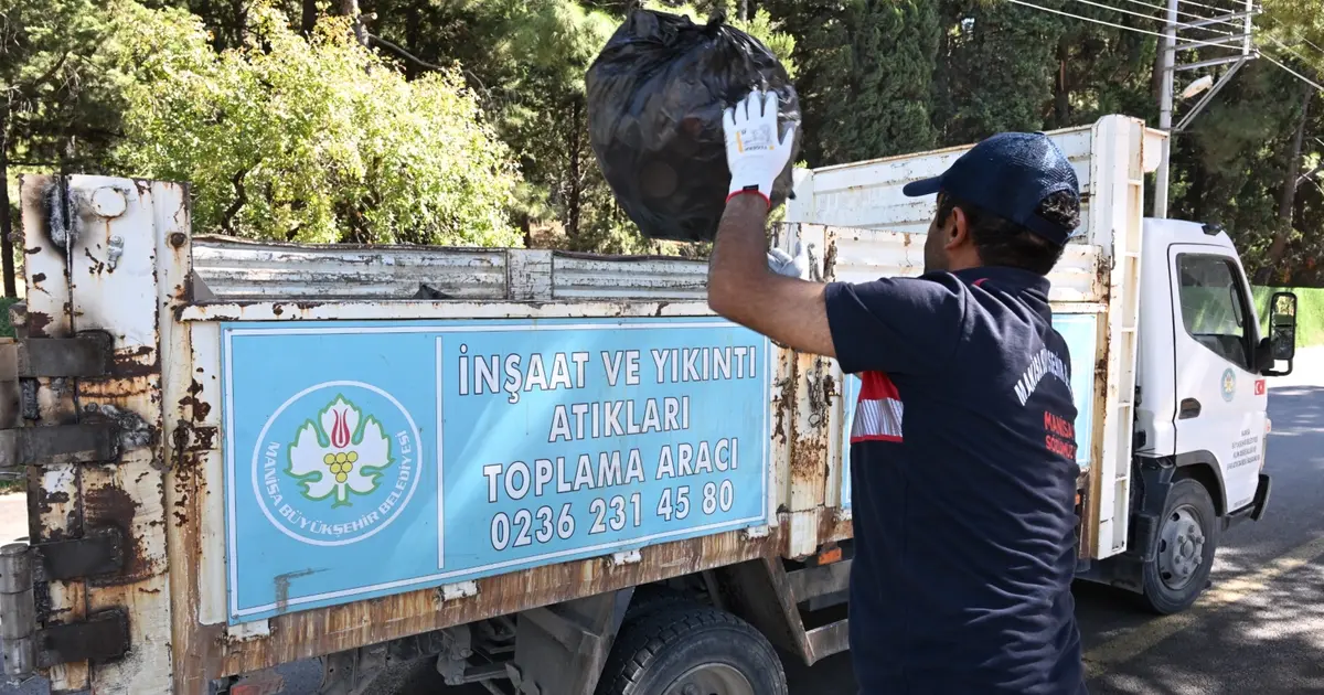 Manisa’da Spil Dağı yolunda temizlik çalışması