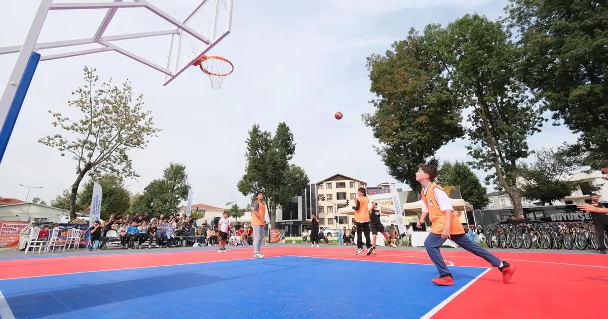 Sakarya'da 250’den fazla sporcu parkede ter döktü