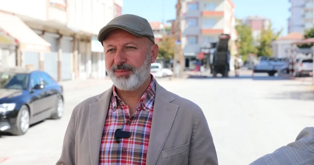 Kayseri Kocasinan'da freze aracıyla asfalt kazılıyor