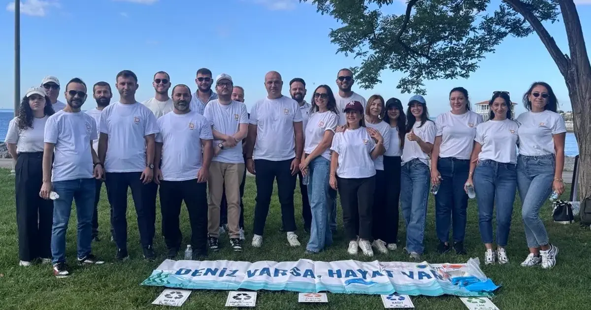 İstanbul ve Sapanca'da 61 gönüllü 7 bin adet izmarit topladı