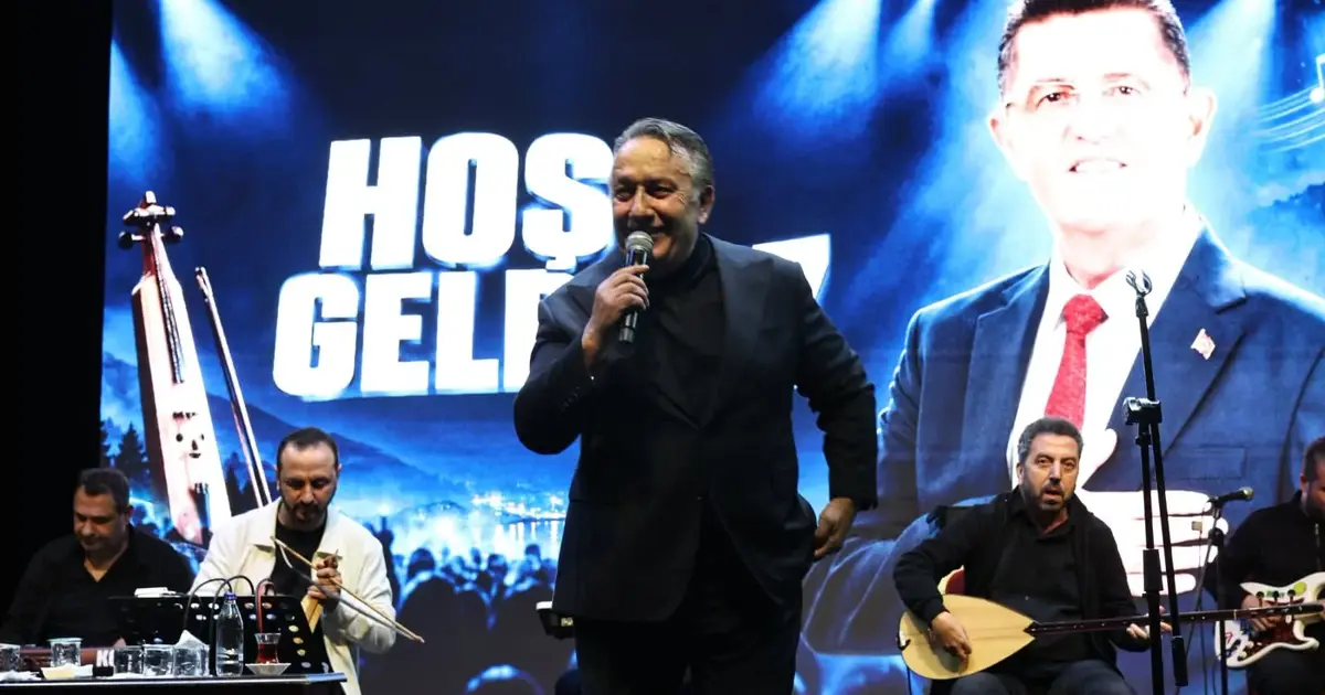 Çekmeköy’de horonlu gece... İsmail Türüt sahne aldı