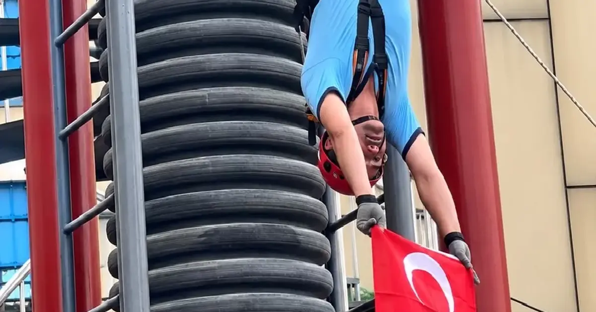 Gaziantepli itfaiyecilerden yüksek irtifa gösterisi