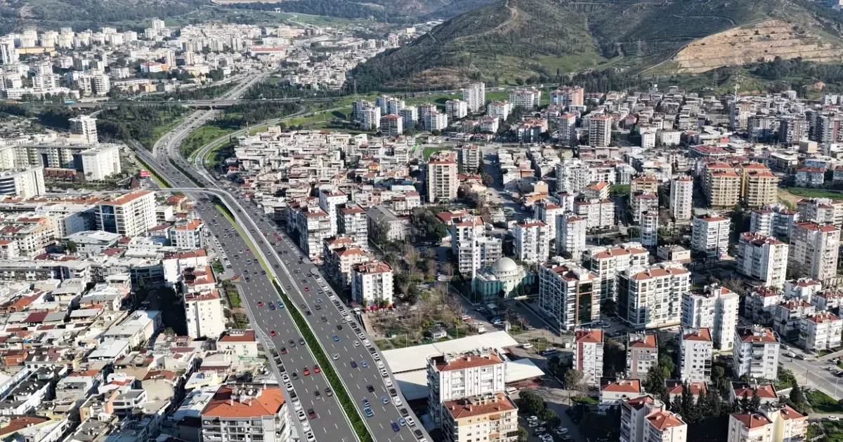 İzmir’de trafiği rahatlatacak üst geçit