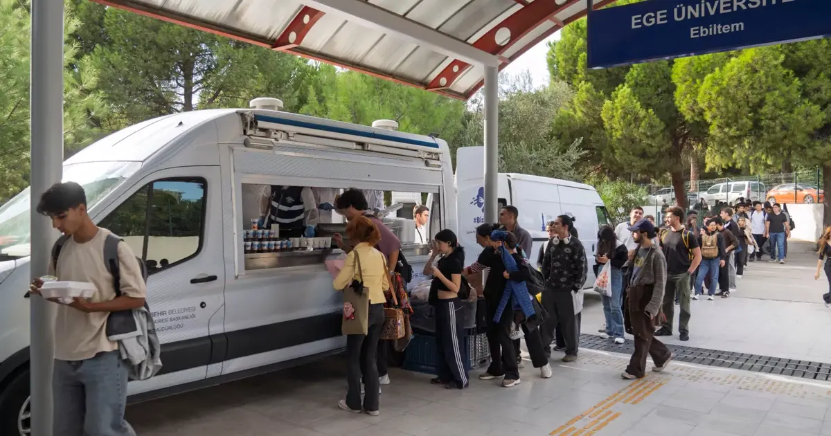 İzmir’de üniversiteliler Büyükşehir’e emanet