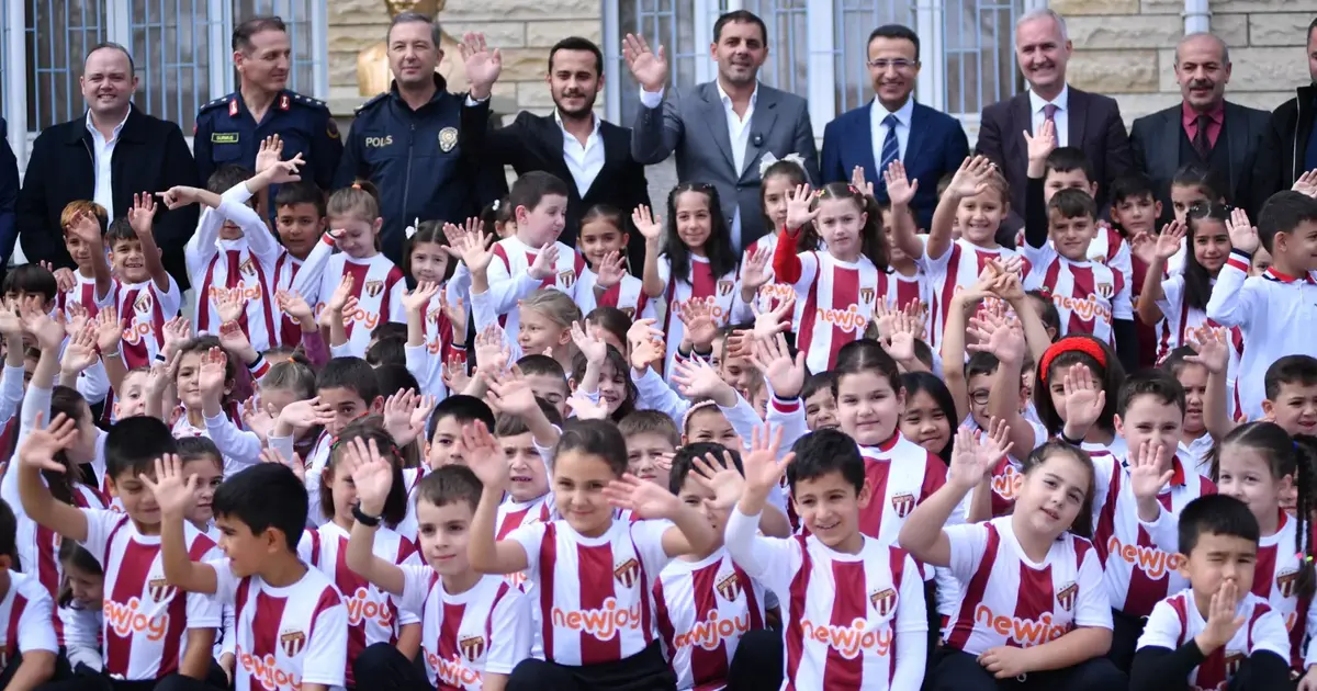 Yeniceköy’de 750 öğrenci İnegölspor formasına kavuştu