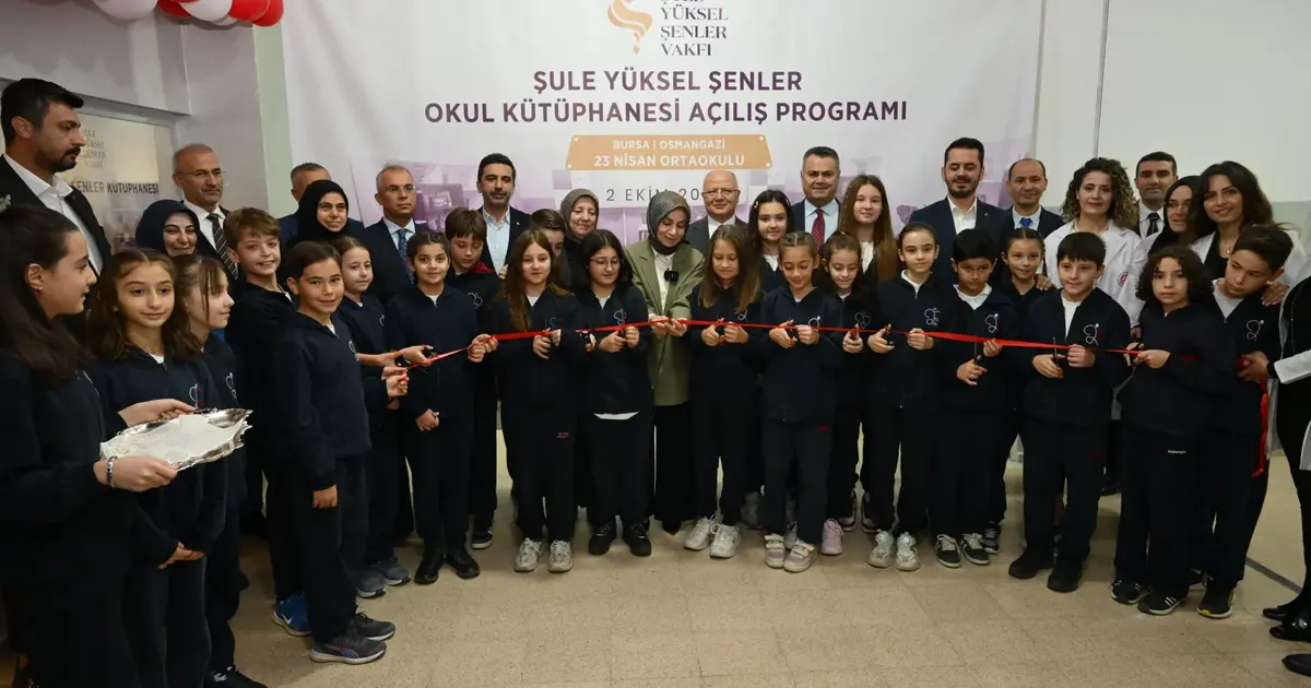 Bursa'da 23 Nisan Ortaokuluna yeni okul kütüphanesi açıldı