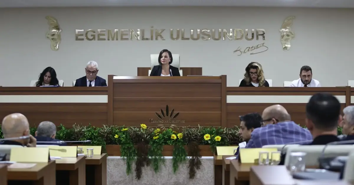 İzmir Karabağlar'da 2027 bütçesi komisyona gönderildi