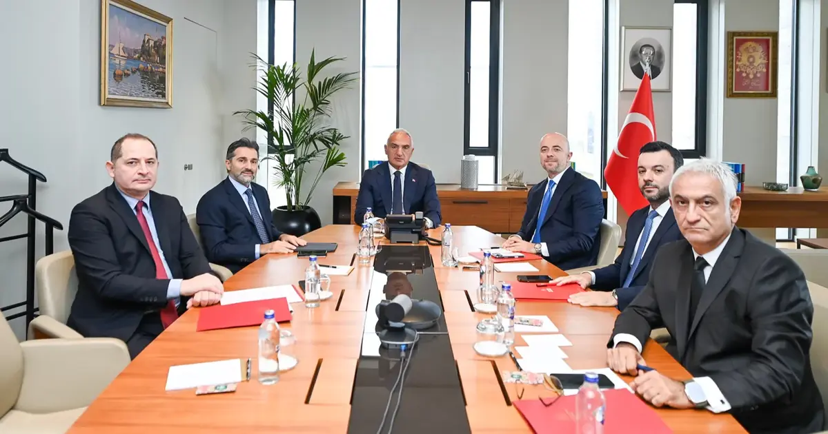 Bakan Ersoy ve THY yönetiminden turizm zirvesi