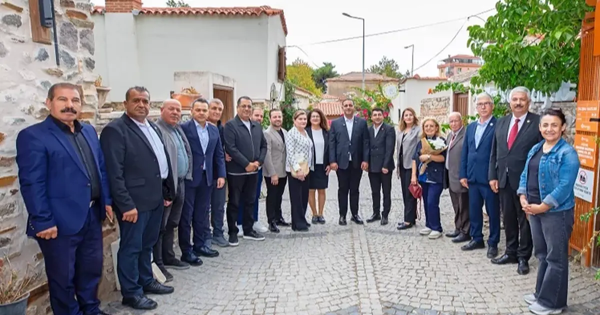 İzmirli muhtarlar Narlıdere'de buluştu