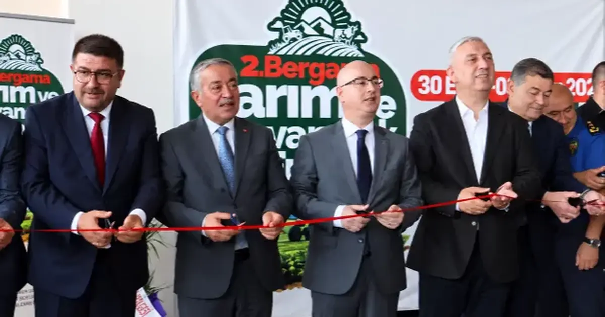 2. Bergama Tarım ve Hayvancılık Fuarı törenle açıldı - Ekonomi Haberleri