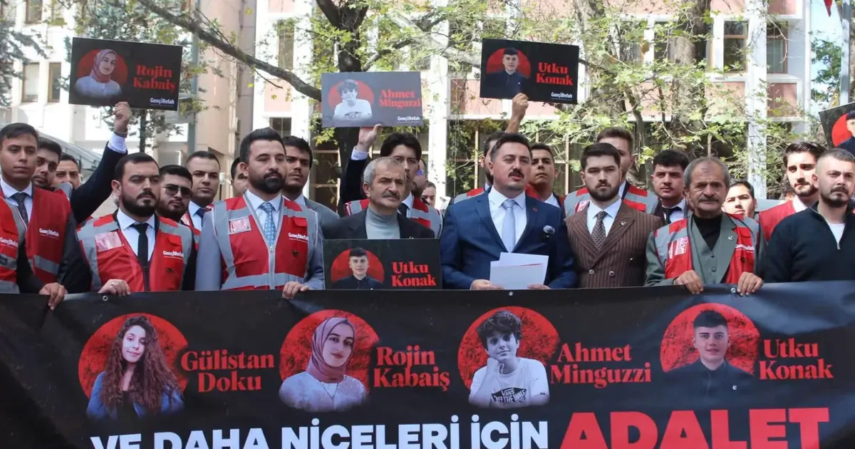 Yeniden Refah Gençlik Kolları’ndan Adalet Bakanlığı önünde “adalet” çağrısı