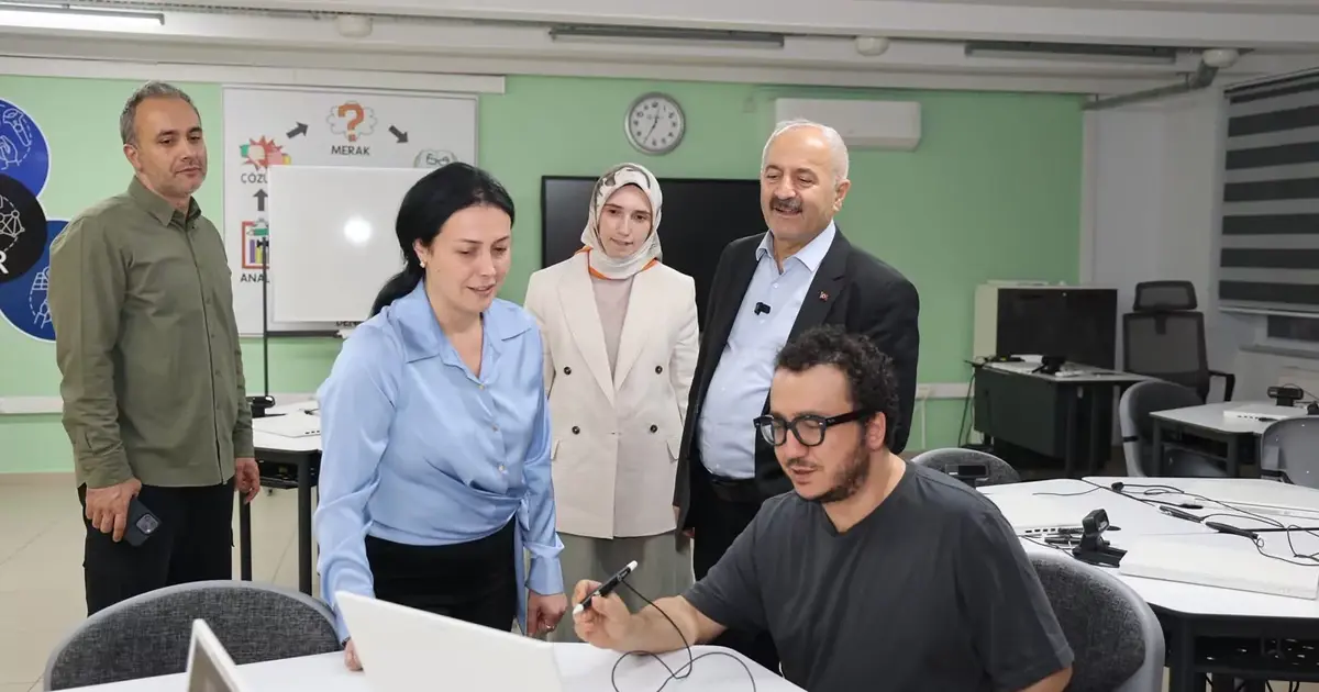 Gebze’de Oytun Erbaş’la bilim ve gençlik buluşması