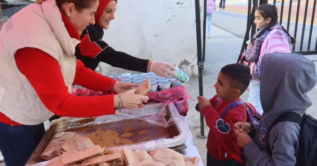 İzmit'te beslenme saati sürüyor