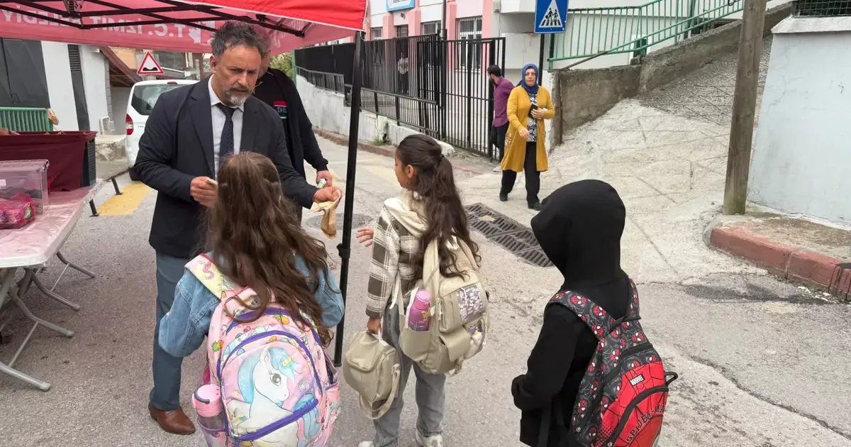 İzmit'te Beslenme Saati üç okulda daha sürüyor - Eğitim Haberleri