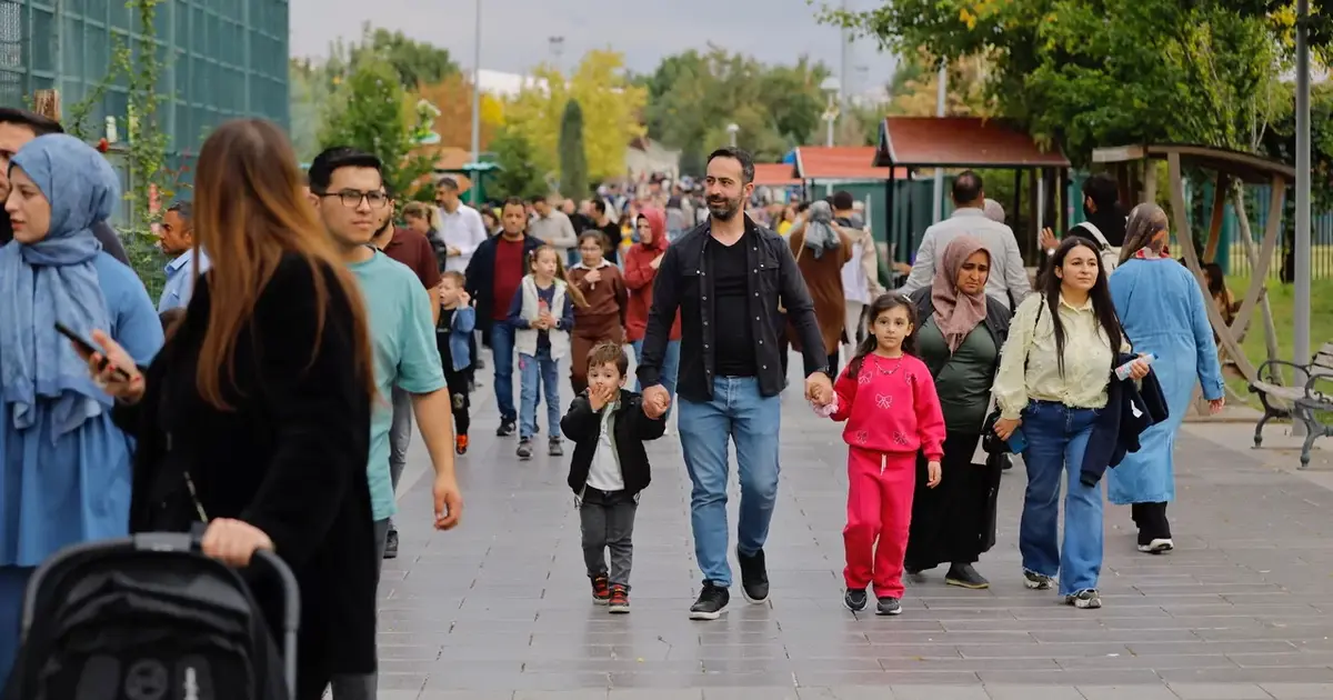 Anadolu Harikalar Diyarı Hayvanat Bahçesi'ni ücretsiz gezdiler - Gündem Haberleri