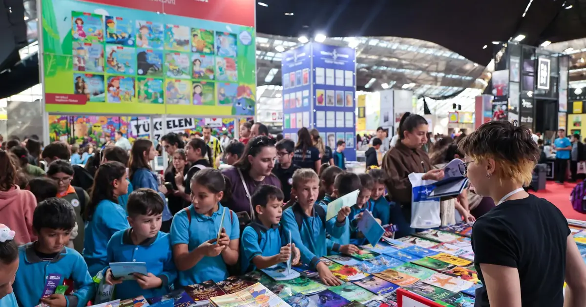 Antalya Kitap Fuarı’na öğrencilerden yoğun ilgi - Gündem Haberleri